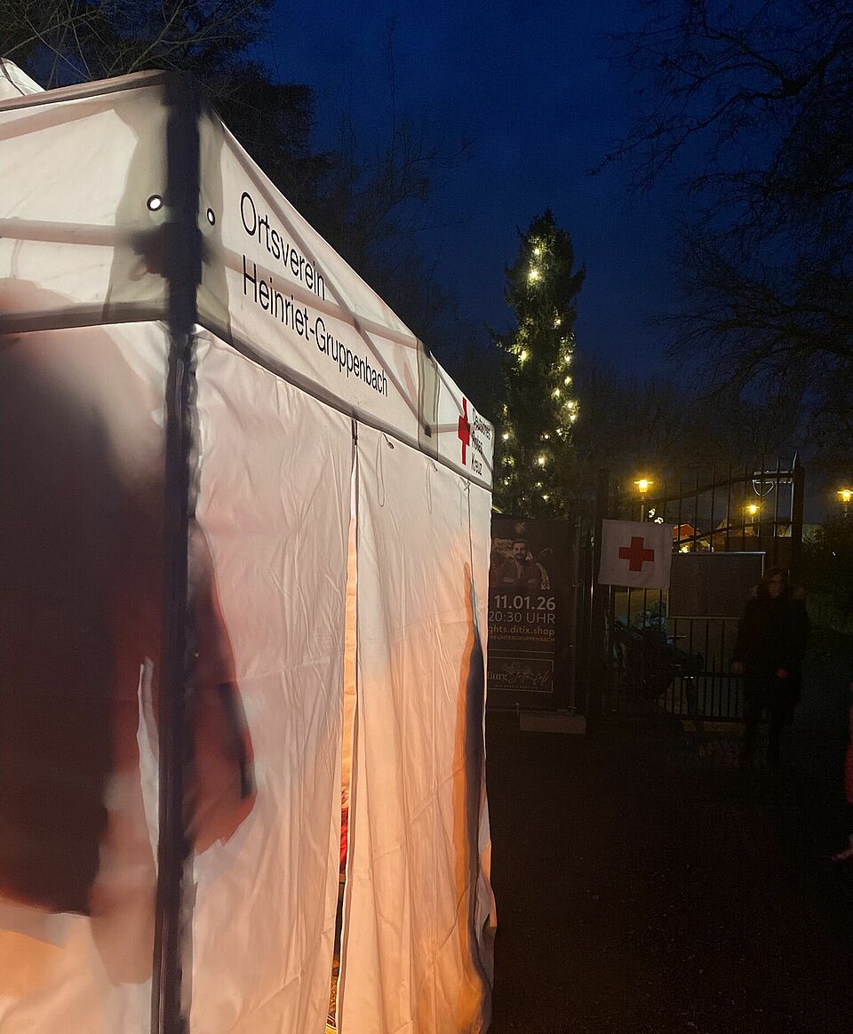 Weihnachtsmarkt DRK-Zelt